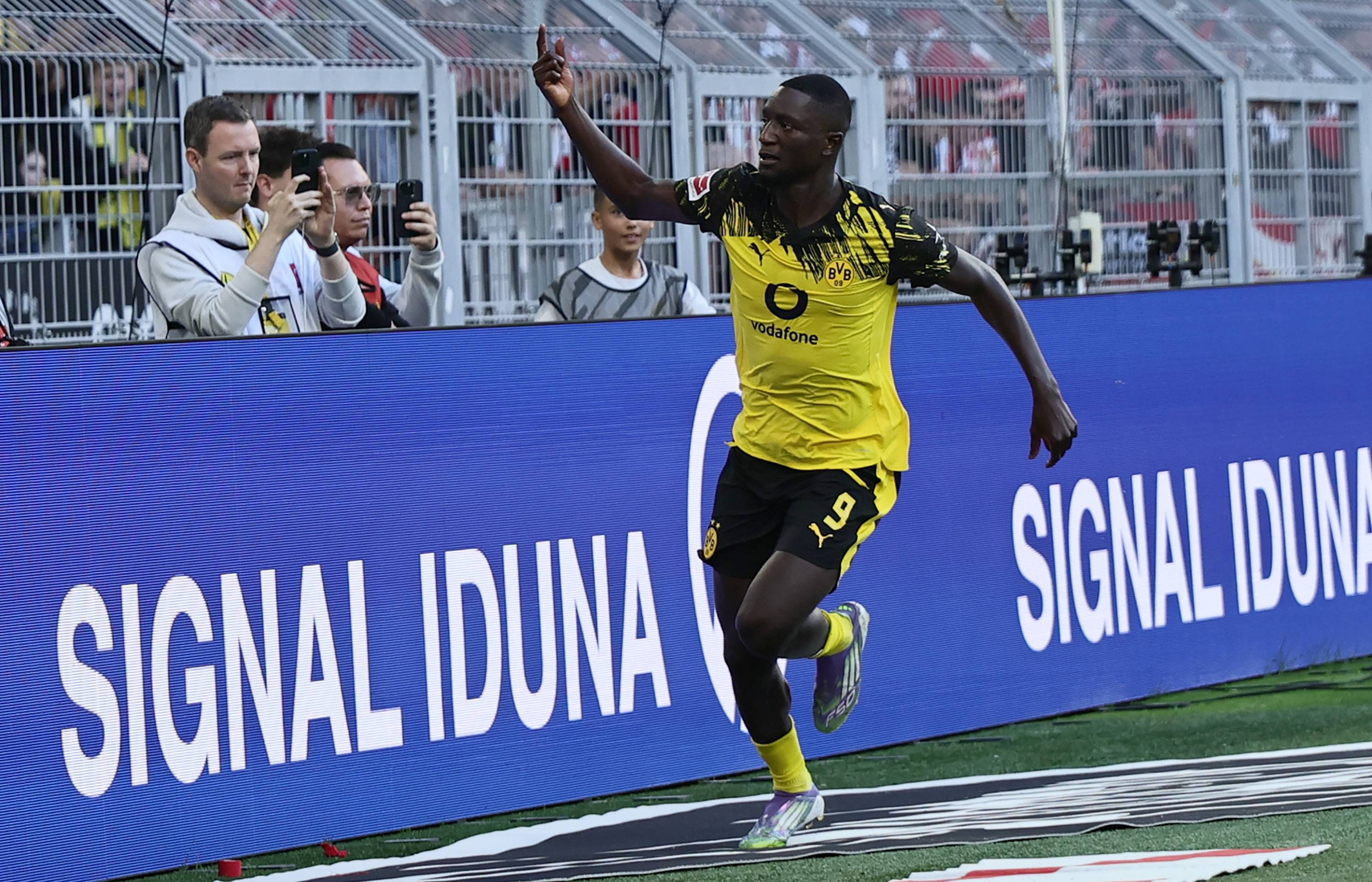 集结日柏林联合复出首秀——德甲节点到来;信心回归;轮换策略被讨论的简单介绍爱游戏官网下载