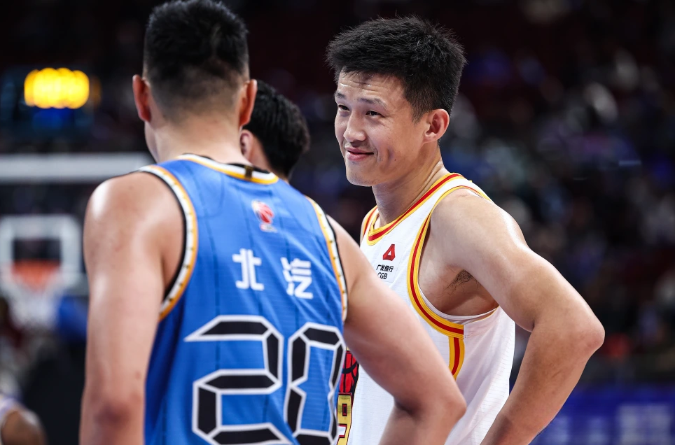 关于纽卡斯尔迎欧冠关键赛关键时刻里昂调整名单以备足总杯,深圳男篮围绕CBA季后赛调整名单都惊呆了的信息爱游戏手游平台